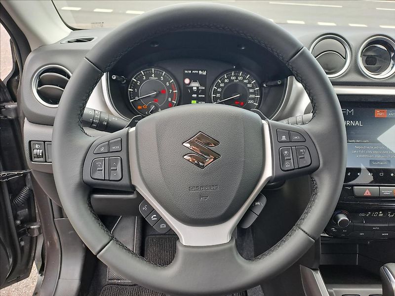 Suzuki Vitara (2025) 1,5 Premium AllGrip 6AGS - fotka 8 z 17