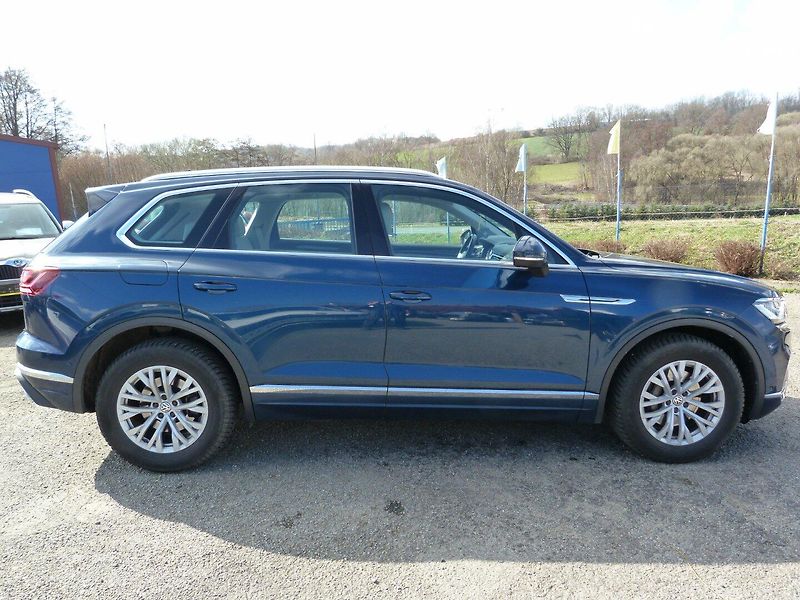 Volkswagen Touareg 3.0 TDI - fotka 31 z 42