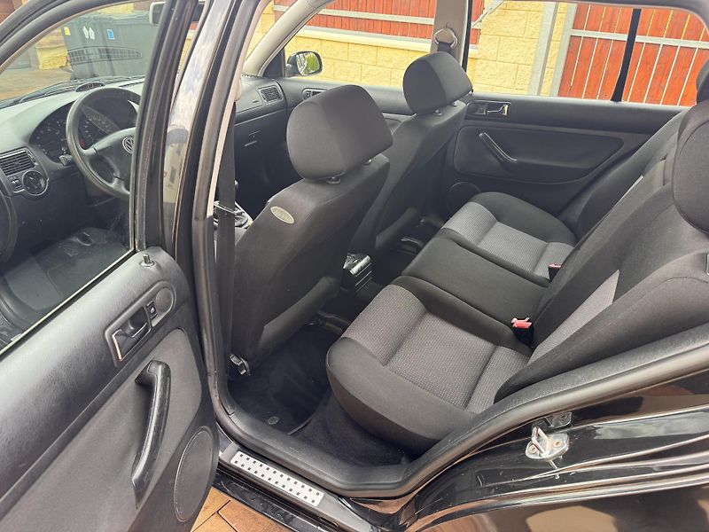 Volkswagen Golf IV 1.4i 55Kw Special - Tažný - fotka 10 z 15