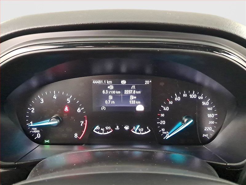Ford Focus (2018) ST-Line 1.0 EcoBoost - fotka 11 z 22