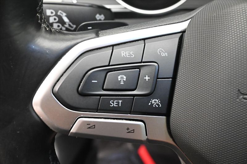 Volkswagen Passat 2,0 TDI 110 KW DSG Business Zá - fotka 24 z 32