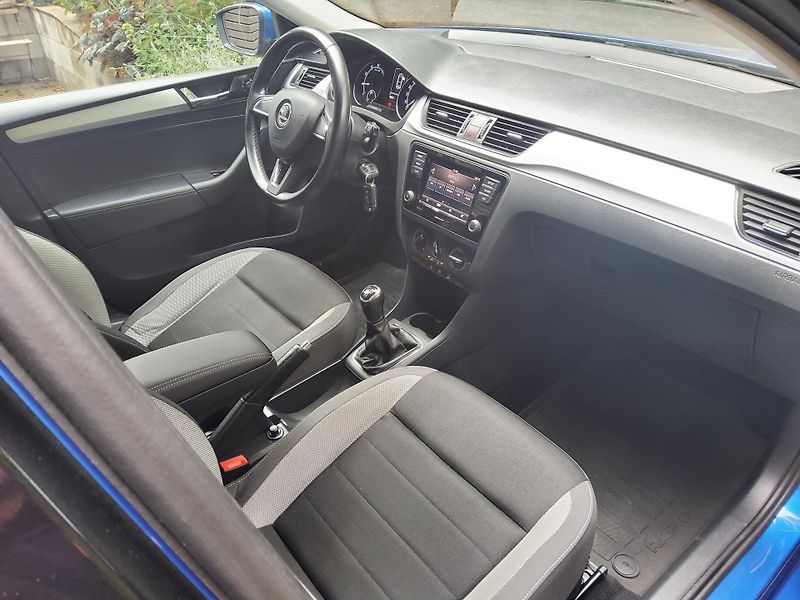 Škoda Rapid (2019) 1.0TSI 70kW 1maj ČR klima - fotka 9 z 21