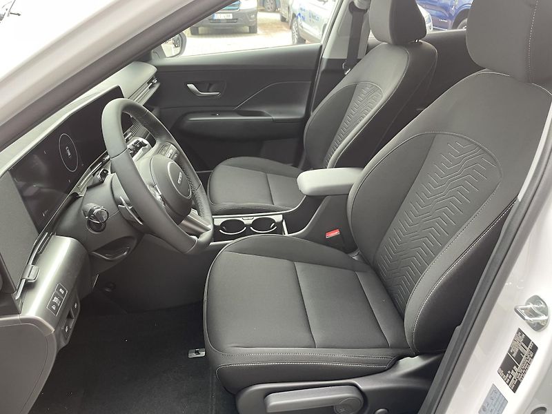Hyundai Kona POWER 64,8 kWh CZECH EDITION - fotka 16 z 34