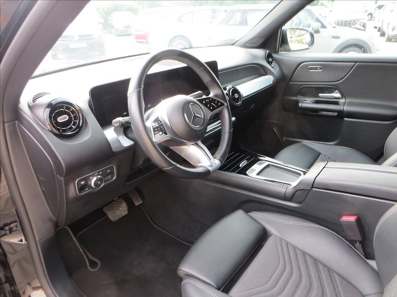 Mercedes-Benz GLB 2,0 200d 4Matic DCT 110kW ČR - fotka 13 z 23