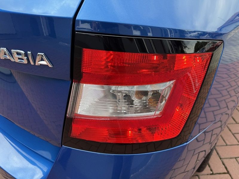 Škoda Fabia (2016) 1.2TSi Digi Klima Tažné Zař. - fotka 39 z 50