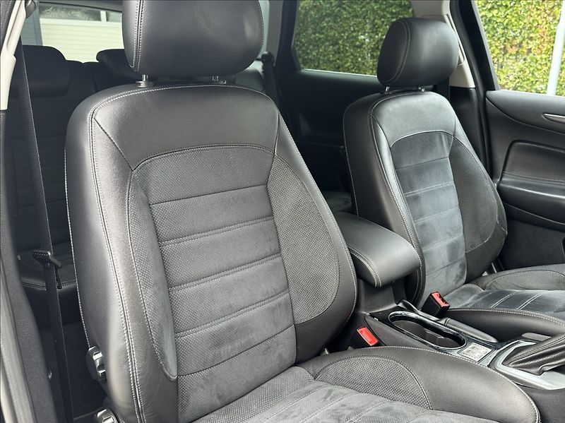 Ford Mondeo 2,3 160PS  Titanium A/T - fotka 17 z 46