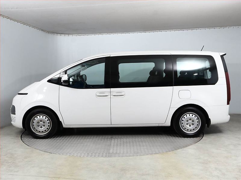 Hyundai Staria (2024) 2.2 CRDi, ČR, 1Maj, DPH - fotka 3 z 15