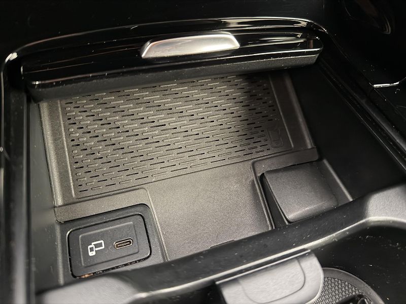 Mercedes-Benz Třídy A A35AMG*225kw*4x4*Panorama* - fotka 32 z 44