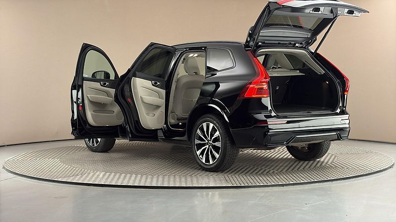 Volvo XC60 2.0 B4 AUT AWD Plus Dark - fotka 7 z 28