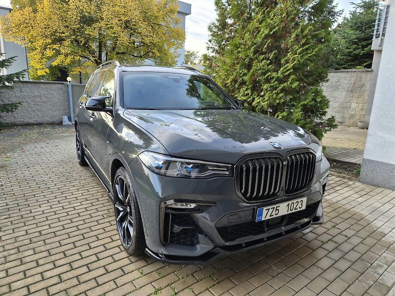 BMW X7 (2021) 40d Xdrive   REZERVACE - fotka 7 z 29