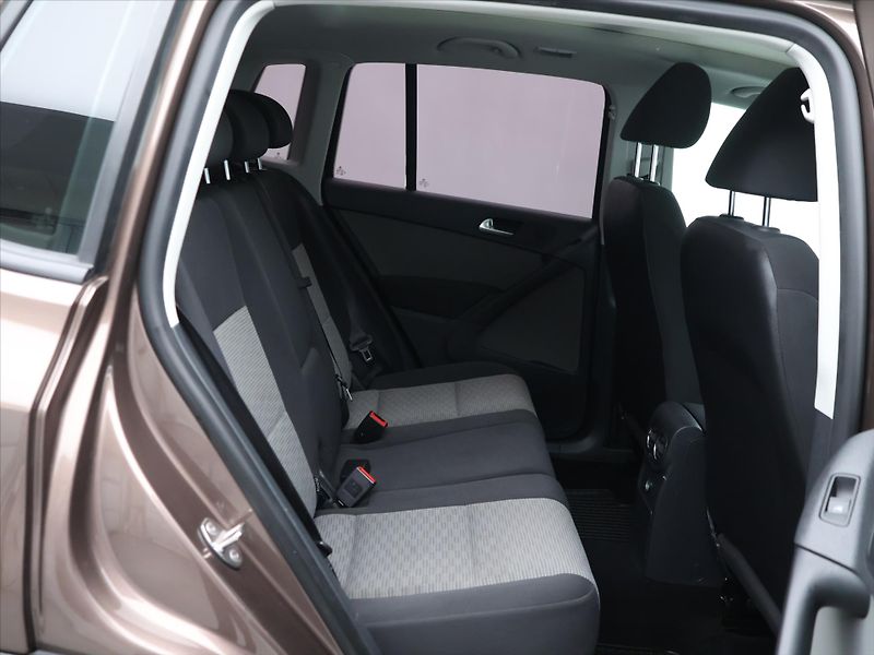 Volkswagen Tiguan 2,0 TSI DSG 4Motion Panorama - fotka 13 z 31