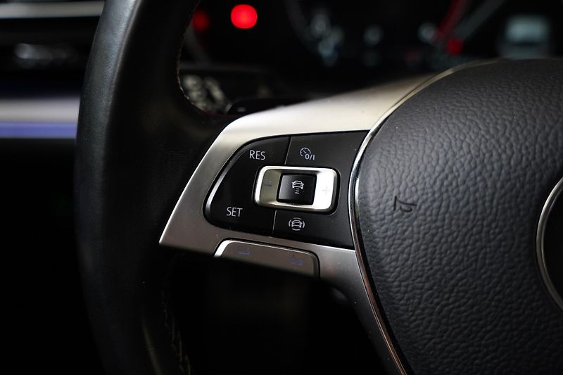 Volkswagen Touareg - fotka 15 z 30