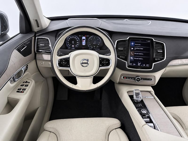 Volvo XC90 2,0 B5 173kW CZ 4X4 DPH Inscri - fotka 10 z 30