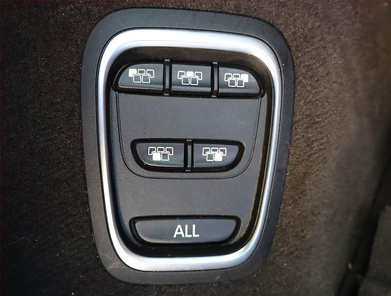 Renault Espace (2015) 1.6 dCi, 7 míst, Kůže, Navi - fotka 30 z 31