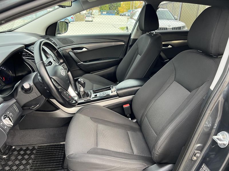 Hyundai i40 1.7CRDi NAVI KAMERA TEMPOMAT - fotka 9 z 46