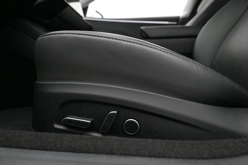Tesla Model 3 Long Range AWD Highland - fotka 10 z 23