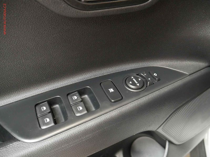 Kia Stonic (2019) 1.2i, 2.maj,ČR, navi, autoAC - fotka 19 z 21