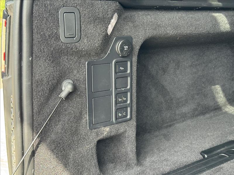Land Rover Discovery 3,0 SDV6 HSE AWD DPH ROZVODY - fotka 30 z 35