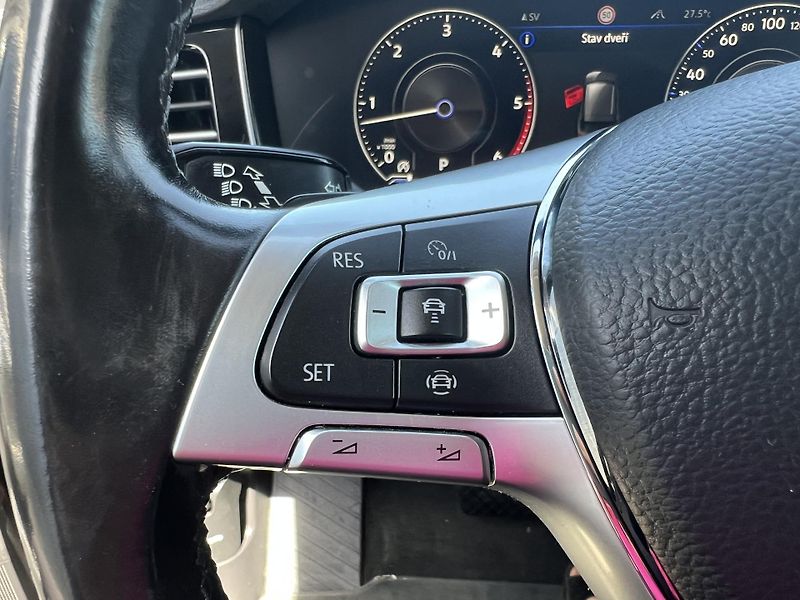 Volkswagen Touareg (2019) 3.0TDi*210kW*4x4*Servis*Tažné - fotka 16 z 41