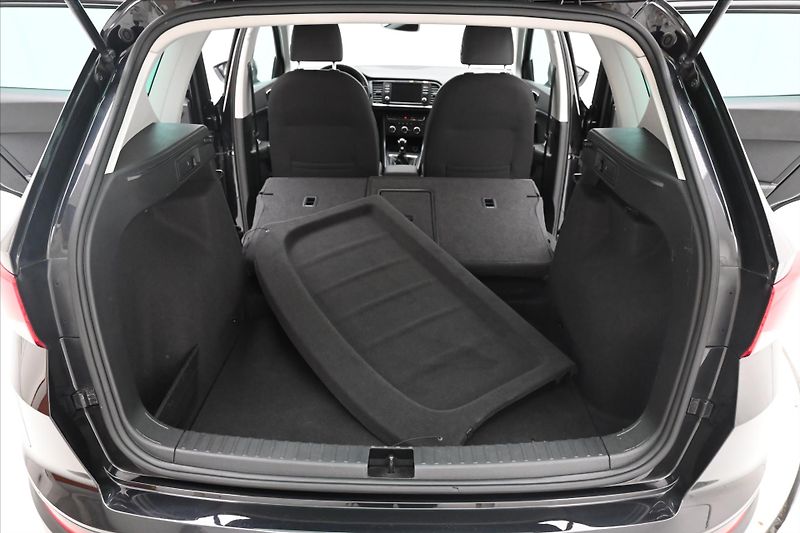 Seat Ateca 1,6 TDi 85kW ALCANTARA LED Zár - fotka 11 z 30
