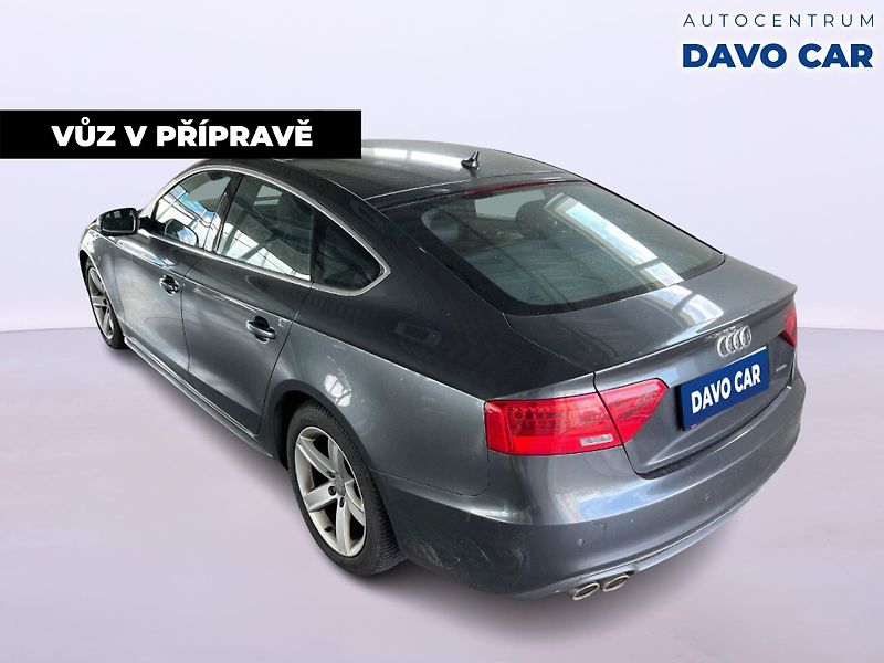 Audi A5 2,0 TDI 130kW quattro S-tron - fotka 4 z 12
