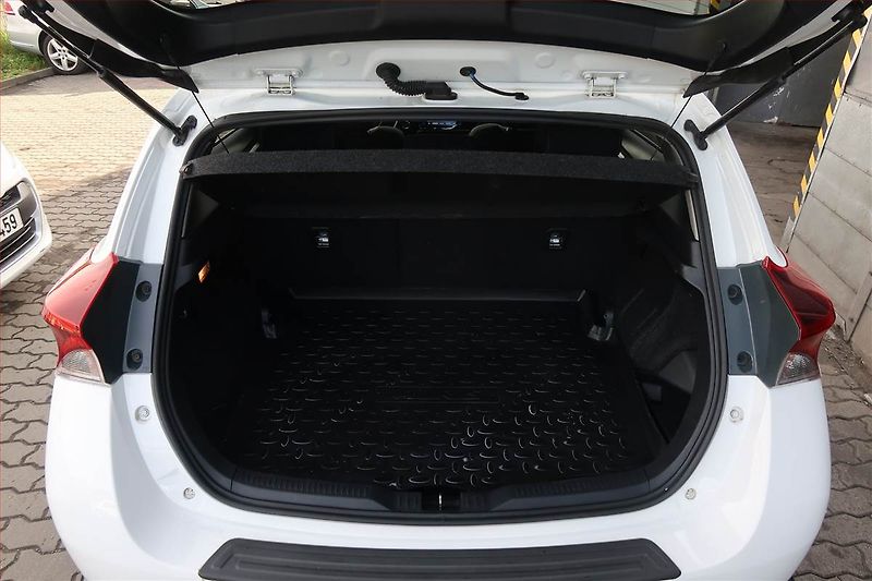 Toyota Auris (2018) Base Hybrid, Automat - fotka 14 z 18