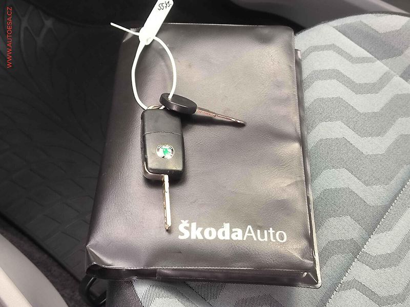 Škoda Fabia (2008) 1.2i, ČR, Ambiente - fotka 14 z 14