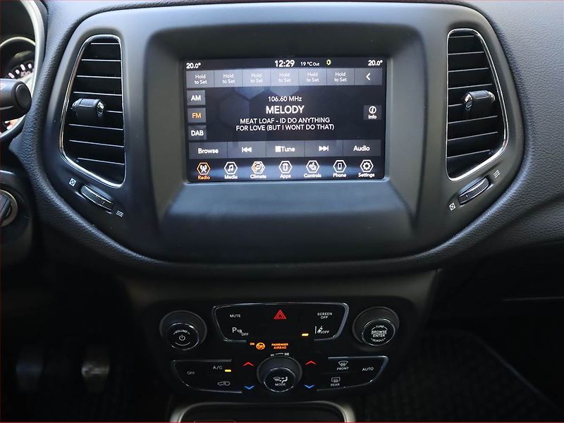 Jeep Compass (2020) 1.4 MultiAir, Serv.kniha - fotka 12 z 22