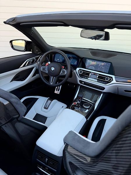 BMW M4 (2022) COMPETITION XDRIVE CABRIO 375  - fotka 11 z 22