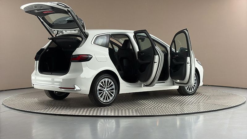 BMW Řada 2 1.5 218i - fotka 6 z 30