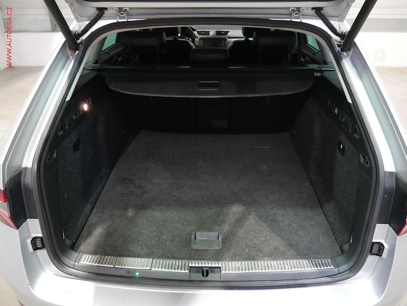 Škoda Superb (2018) 2.0TDi 4x4, ČR, DSG, bixen - fotka 7 z 23
