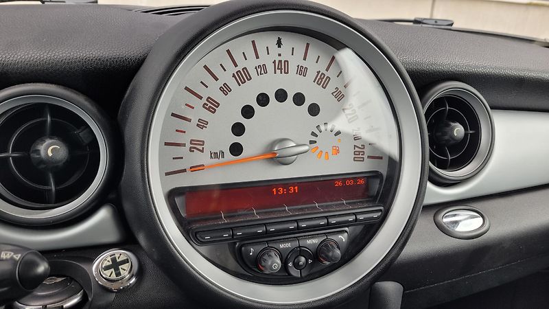 Mini One 1,6i 55Kw  - fotka 19 z 21