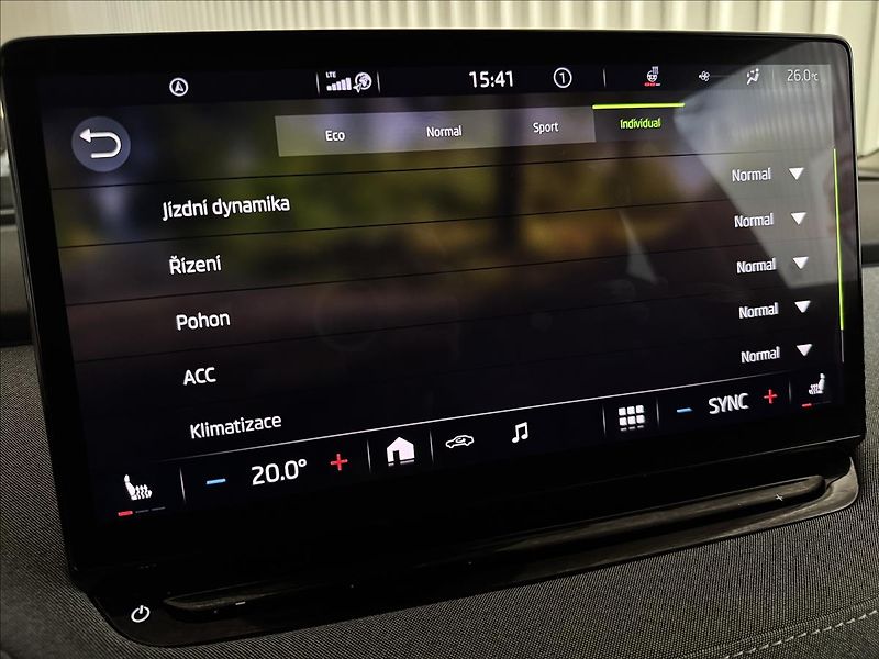 Škoda Enyaq 80 150kW LOFT PANO MATRIX LED - fotka 27 z 45
