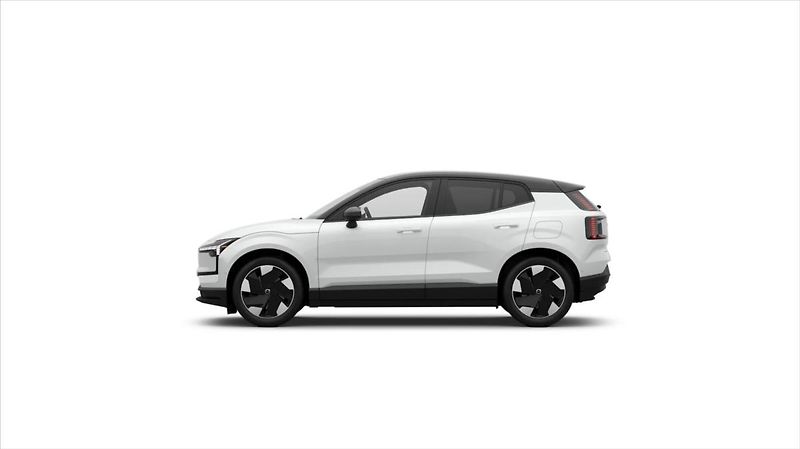 Volvo EX30 (2026) Plus P5 Long Range Cross Count - fotka 1 z 1