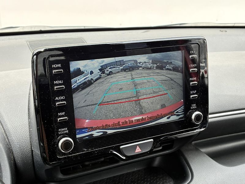 Toyota Yaris 1.5 HSD e-CVT Premier Edition - fotka 19 z 23