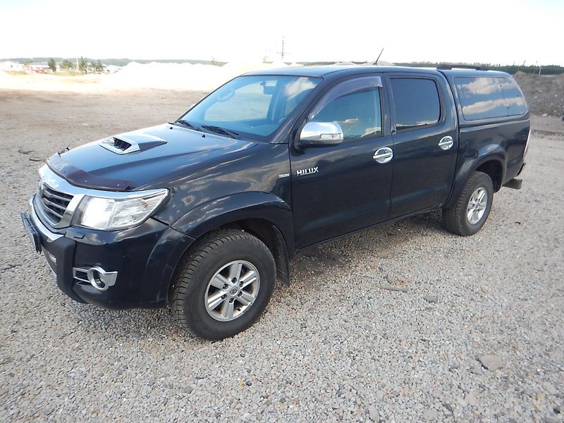 Toyota Hilux 3.0 D-4D, 4x4, AUTOMAT, TAŽNÉ - fotka 2 z 26