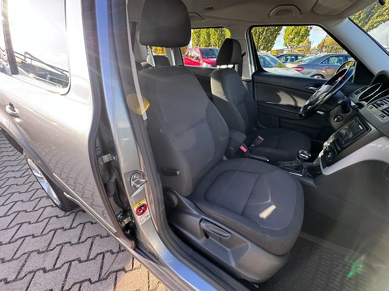 Škoda Yeti (2010) DSG 4X4 2,0TDI 103KW TAŽNÉ DPH - fotka 29 z 42