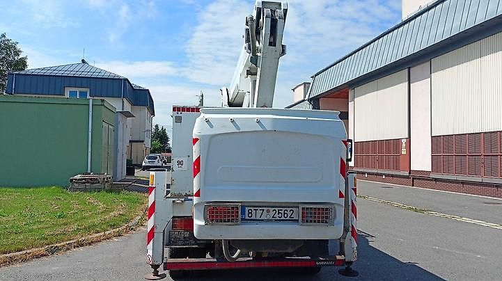 Mercedes-Benz (2008) 816 4x4 plošina - fotka 6 z 21