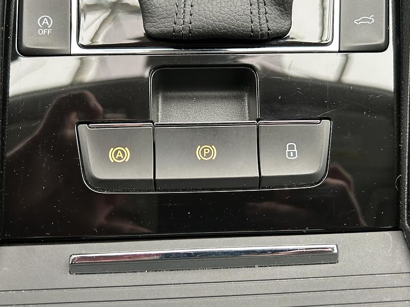 Škoda Superb 2.0 TDI L & K - fotka 19 z 34