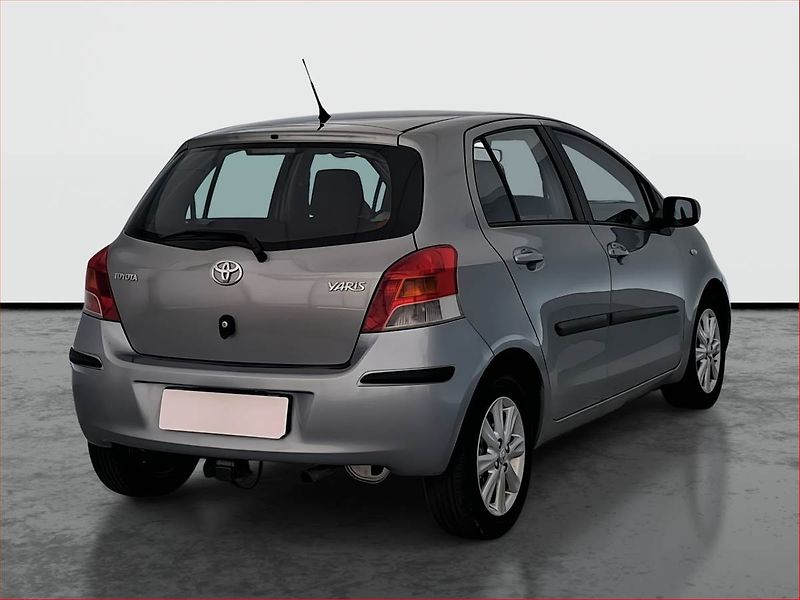 Toyota Yaris (2009) 1.33 Dual VVT-i, Serv.kniha - fotka 5 z 16