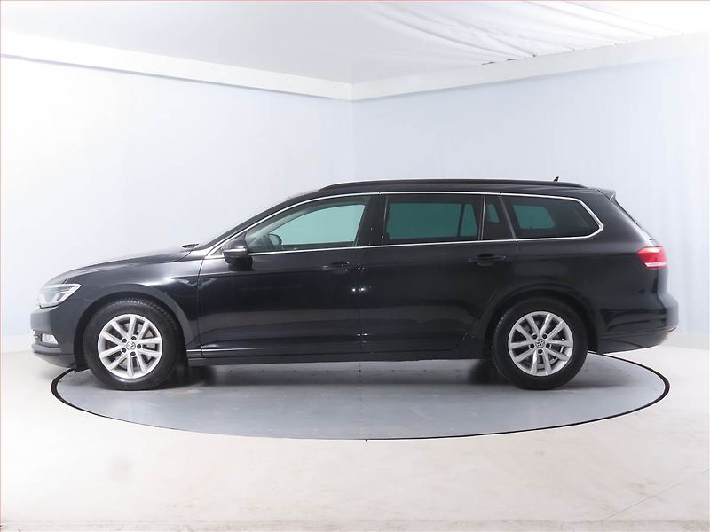 Volkswagen Passat (2015) Comfortline 2.0 TDI, Tempomat - fotka 3 z 16