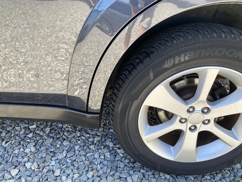 Subaru Outback 2.5i 170PS 4x4 BIFUEL PAN NAVI - fotka 29 z 157