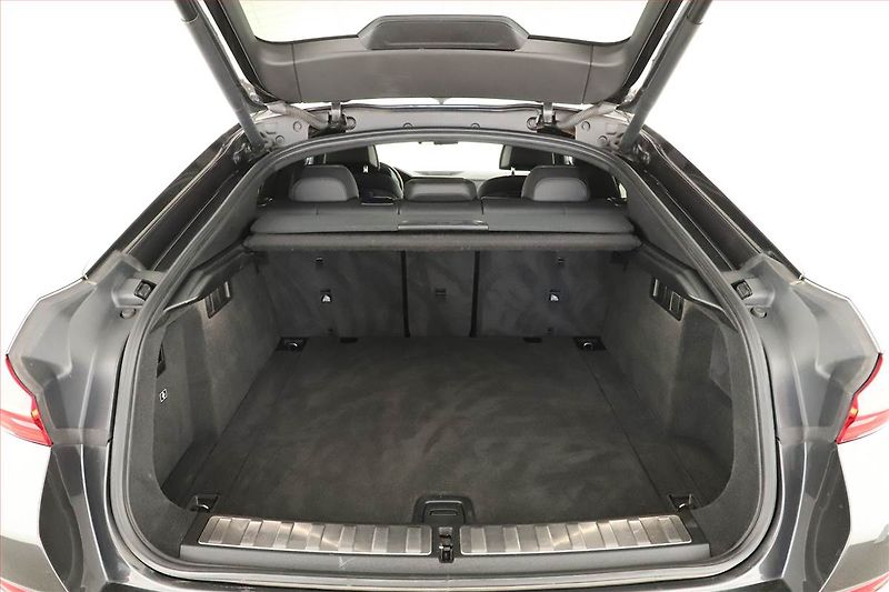 BMW X6 (2021) xDrive40d - fotka 12 z 21