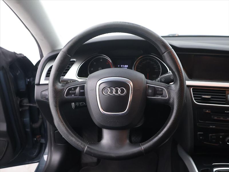 Audi A5 3,0 TDI 176KW QUATTRO SLINE - fotka 13 z 27