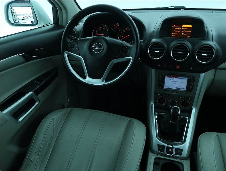 Opel Antara (2012) 2.2 CDTI, 4X4, Serv.kniha - fotka 7 z 17