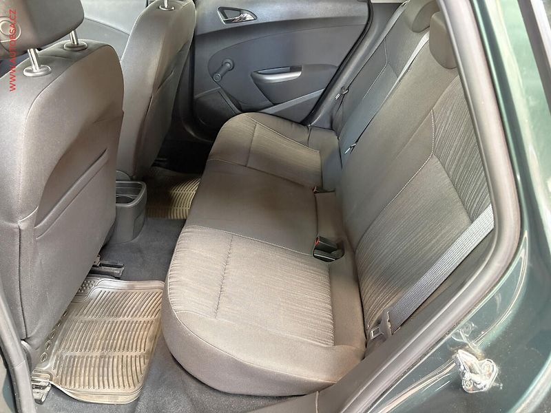 Opel Astra (2011) 1.6i 16V, ČR, AC, temp - fotka 10 z 15