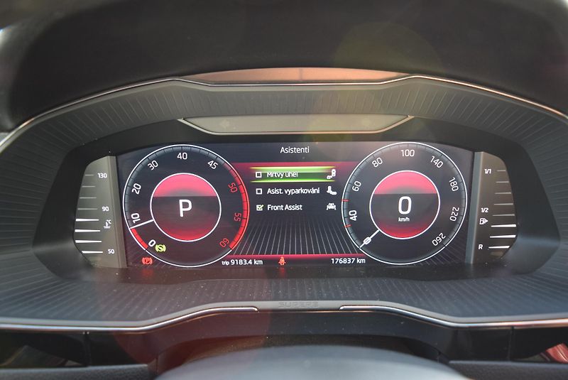 Škoda Superb (2019) 2.0TDI 110kw 4x4 L&K DSG TAŽNÉ - fotka 34 z 50