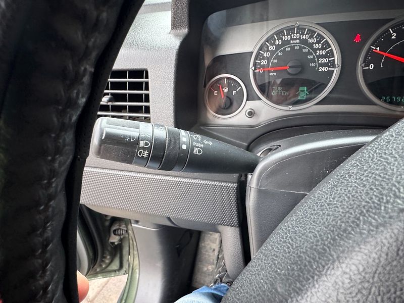 Jeep Compass (2007) 2.0 CRDi, 4x4 - fotka 21 z 25