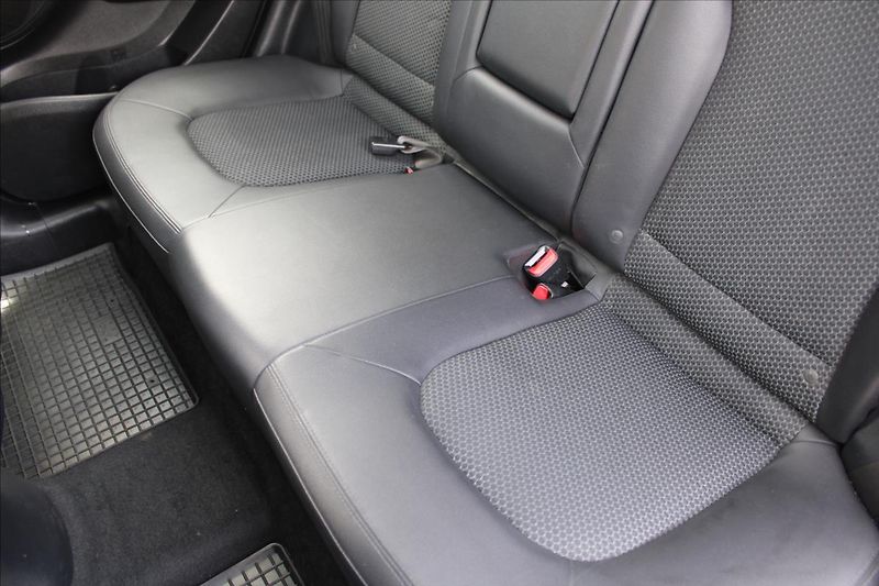 Hyundai ix35 1,7 CRDi  NOVÉ V ČR,VÝHŘEVY - fotka 21 z 26
