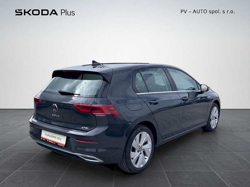 Volkswagen Golf (2022) 1,5 eTSI 110 kW DSG Style Plus - fotka 2 z 30